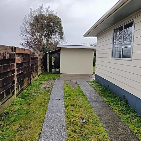 1-Bedroom Studio House B At 23 Mallard Drive